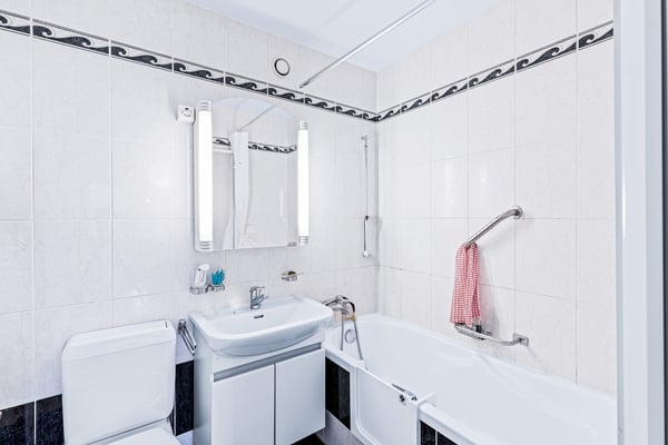 Grand appartement avec vue sur le lac et à deux pas des commodités ! 9