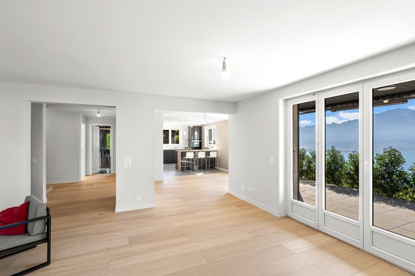 Villa de prestige rénovée avec panorama exceptionnel sur le lac ! 5