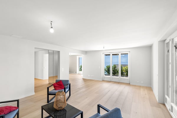 Villa de prestige rénovée avec panorama exceptionnel sur le lac ! 4