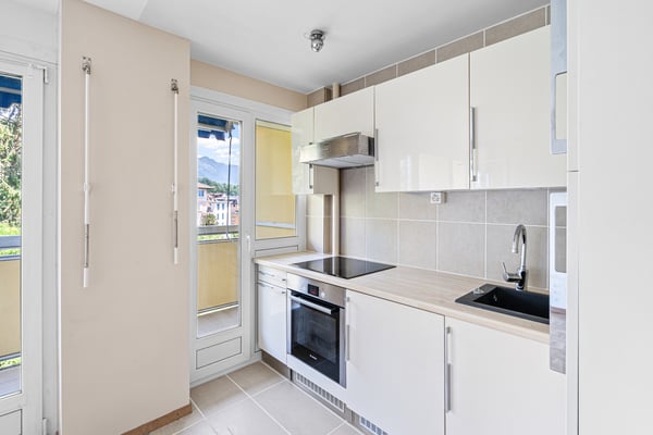 Studio rénové Balcon ensoleillé Vue dégagée 6