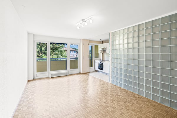 Studio rénové  Balcon ensoleillé  Vue dégagée 10