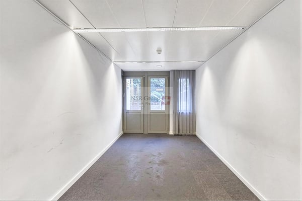 Arcade commerciale de 538 m² + 100 m² de dépôt - Janvier 2027 12