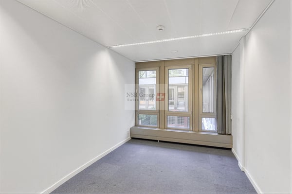 Arcade commerciale de 538 m² + 100 m² de dépôt - Janvier 2027 9