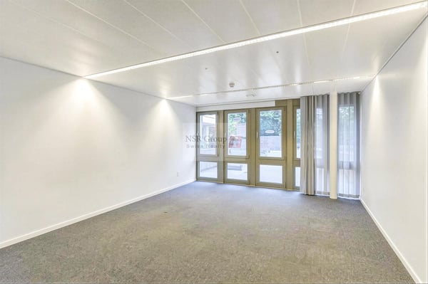 Arcade commerciale de 538 m² + 100 m² de dépôt - Janvier 2027 4