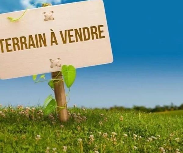 Terrain, à deux pas de la frontière Suisse 5