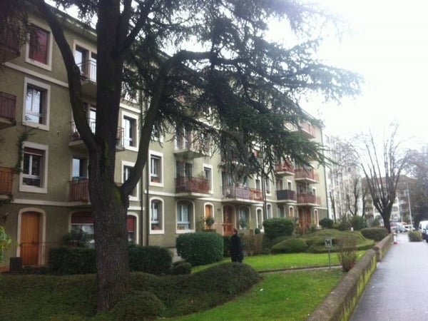 Dépôt - Carouge 12