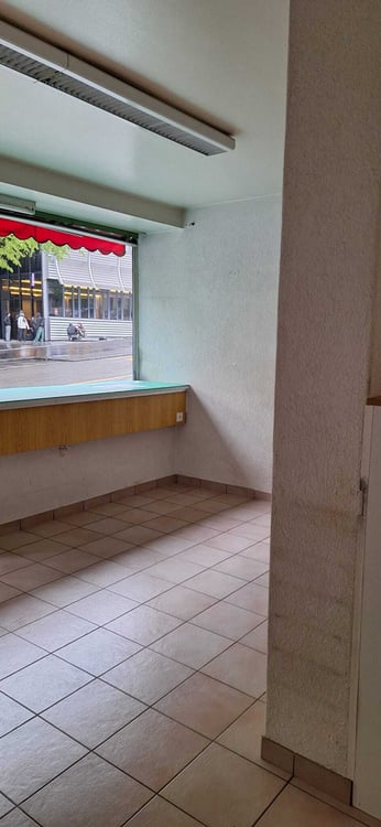 Beau local de 51 m2 au coeur de Renens 2