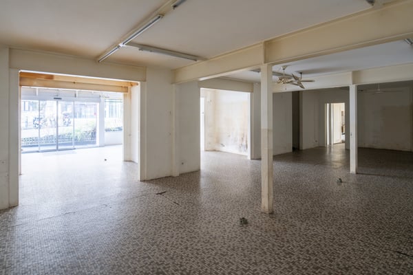 Magnifique grand local de 140 m2 à louer 2