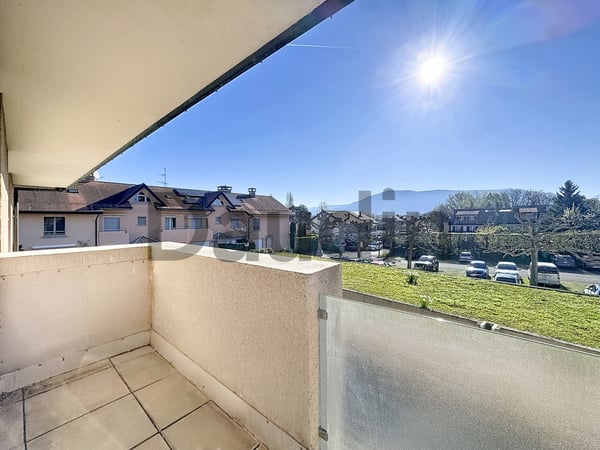 Appartement traversant avec vue dégagée sur la campagne environnante 2