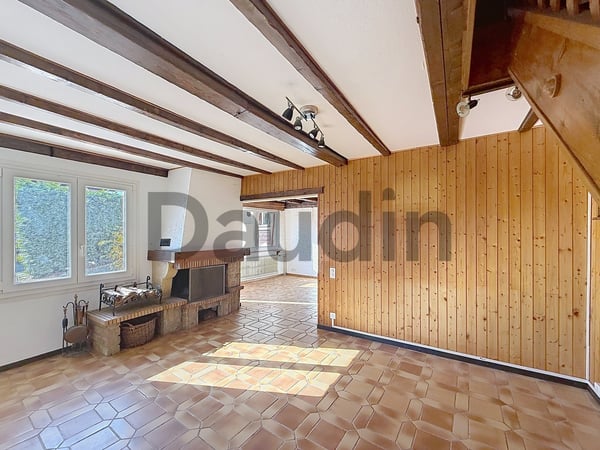 Villa mitoyenne de 6 pièces avec jardin à rénover 2
