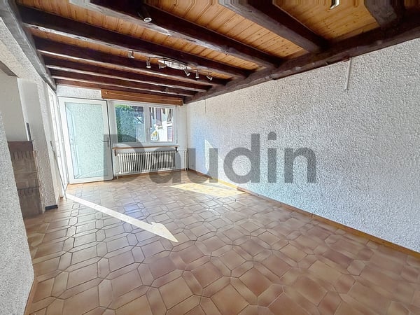 Villa mitoyenne de 6 pièces avec jardin à rénover 5