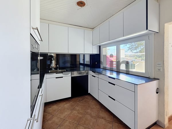 Villa mitoyenne de 6 pièces avec jardin à rénover 4