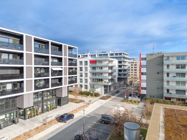 vendre : Lumineuse arcade de 180 m² sur plusieurs niveaux, déjà louée                                                                     idéale pour investissement 3