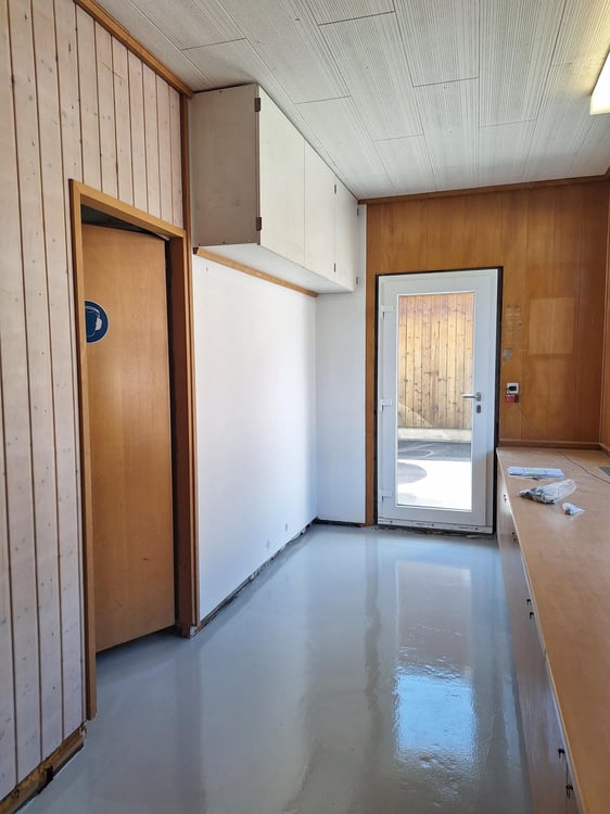 Lokale Handwerkskunst / Lagerung in Villeneuve 5