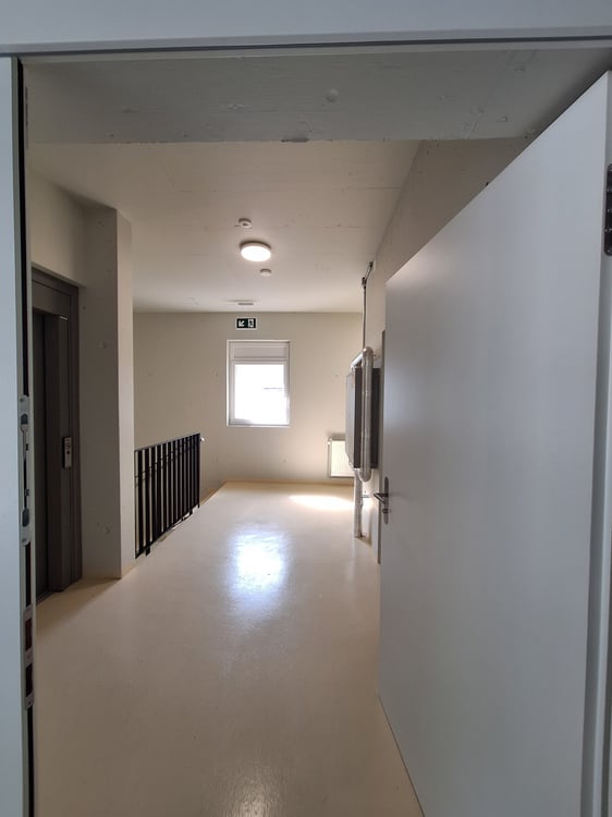 Halle artisanale et administrative 8