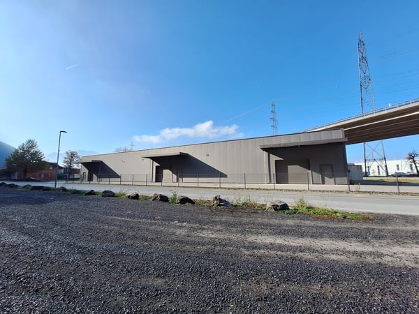 Dépôt / Halle industrielle / Atelier 6