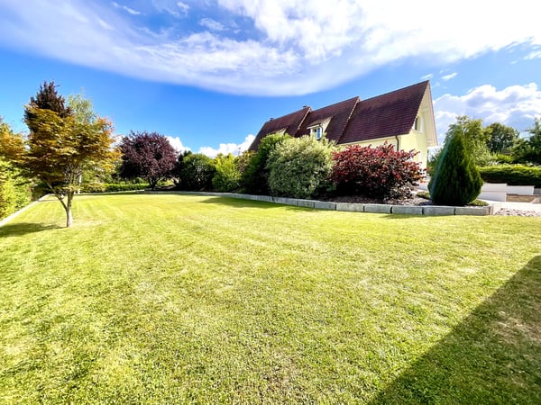 Haus mit 7 Zimmern – 163 m² Wohnfläche – 1.839 m² Grundstück – Panoramablick 2