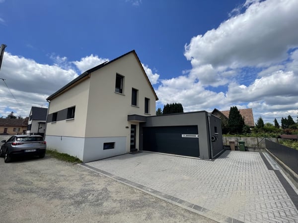 Maison moderne de 5 pièces avec piscine à Village Neuf 10
