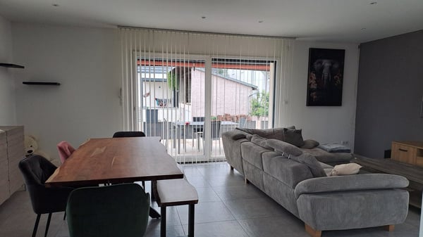 Maison moderne de 5 pièces avec piscine à Village Neuf 3