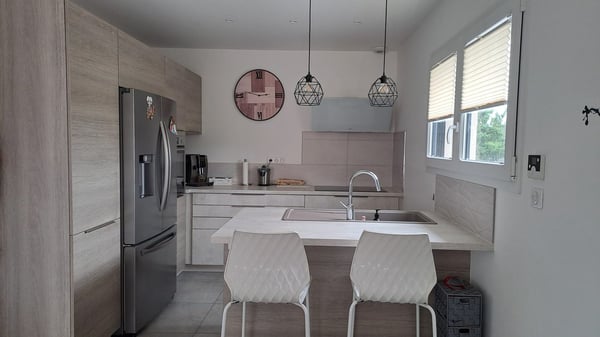 Maison moderne de 5 pièces avec piscine à Village Neuf 2