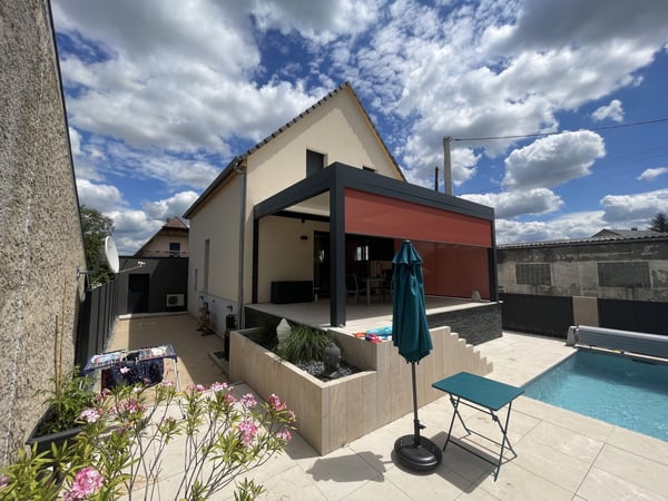 Maison moderne de 5 pièces avec piscine à Village Neuf 12