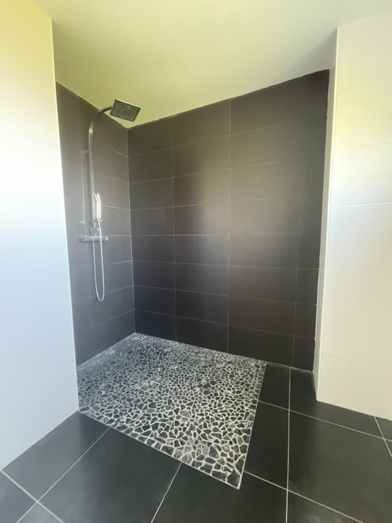 Außergewöhnliche Villa mit Gästehaus, Wellnessbereich und großem Park 11