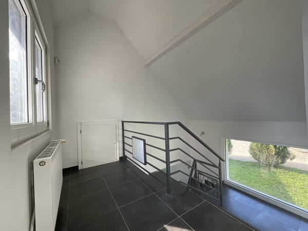 Außergewöhnliche Villa mit Gästehaus, Wellnessbereich und großem Park 5