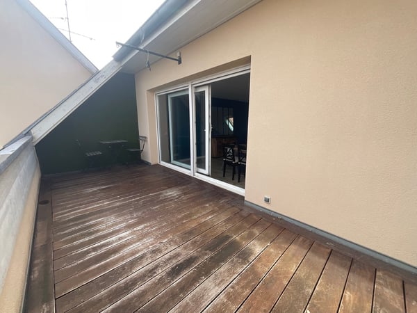 Außergewöhnliche 1-Zimmer-Wohnung – Oberste Etage mit Panoramablick und absoluter 10