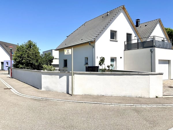 Modernes Einfamilienhaus in ruhiger Lage von Kembs 1