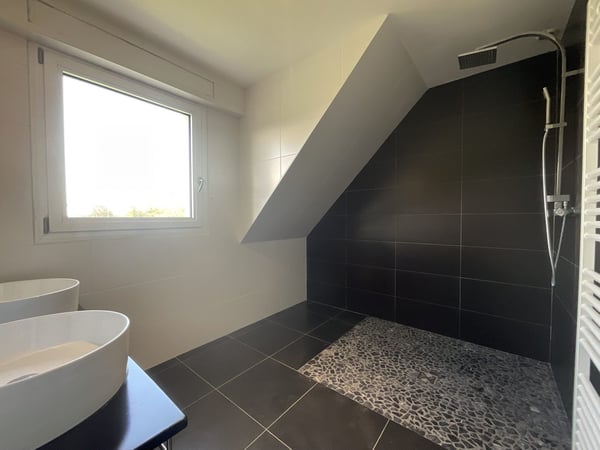 Außergewöhnliche Villa mit Gästehaus, Wellnessbereich und großem Park 25