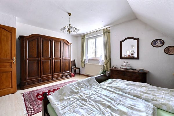 Folgensbourg – Freistehendes Einfamilienhaus mit großem Grundstück und privatem Wald 16