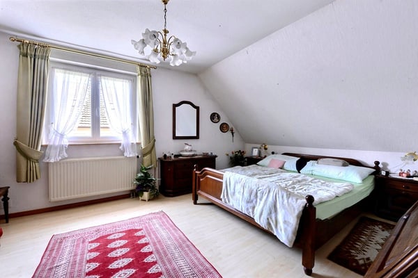 Folgensbourg – Freistehendes Einfamilienhaus mit großem Grundstück und privatem Wald 15
