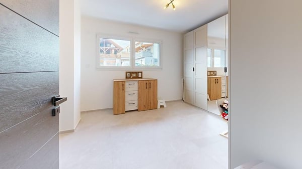 Modern 6-Room Villa with Pool in Folgensbourg 11