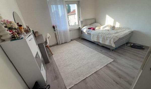 * : Furnished detached house 160 m² – 5 bedrooms – Garden – Garages – Saint-Louis 16