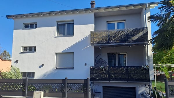 * : Furnished detached house 160 m² – 5 bedrooms – Garden – Garages – Saint-Louis 2
