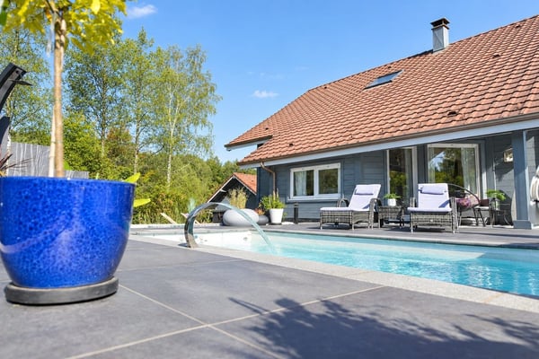 Contemporary 160 m² chalet on 1.56 hectares of land with equestrian facilities 13