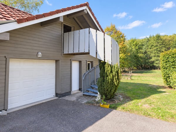 Contemporary 160 m² chalet on 1.56 hectares of land with equestrian facilities 41