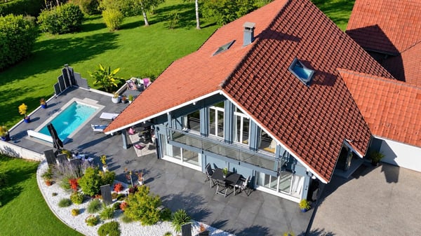 Contemporary 160 m² chalet on 1.56 hectares of land with equestrian facilities 6
