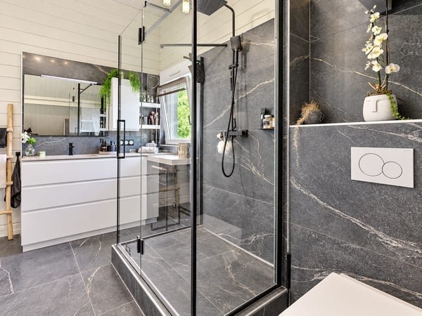 Contemporary 160 m² chalet on 1.56 hectares of land with equestrian facilities 25