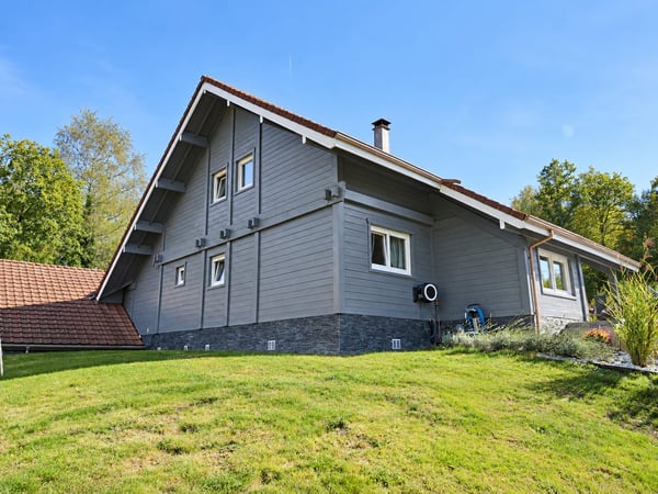 Contemporary 160 m² chalet on 1.56 hectares of land with equestrian facilities 40
