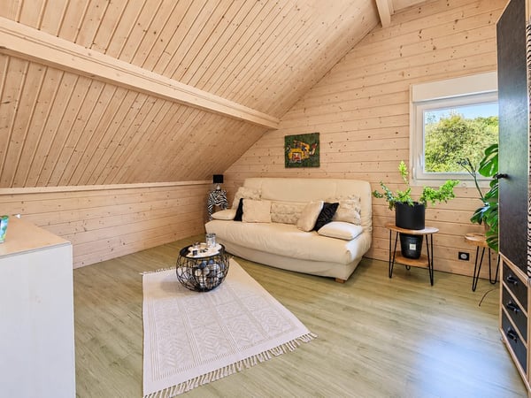 Contemporary 160 m² chalet on 1.56 hectares of land with equestrian facilities 26