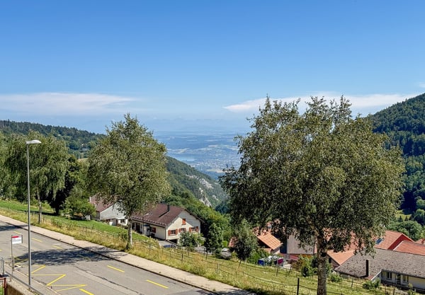 Spacieux appartement PPE de 6.5 pièces avec balcon Vue sur les Alpes 2