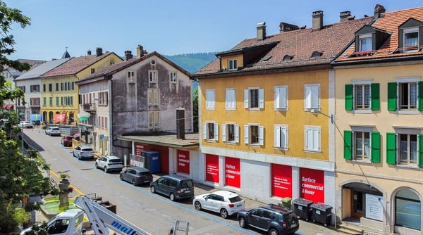 Immeuble locatif de 4 logements et un 1 commerce Au coeur de Ste-Croix 1