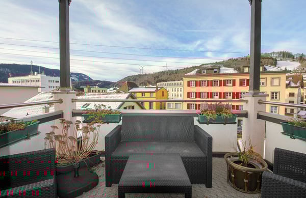 Immeuble locatif de 4 logements et un 1 commerce Au coeur de Ste-Croix 12