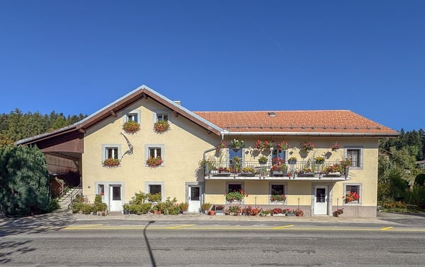Maison d'un logement avec garage Grand volumes et potentiel d'agrand. 2
