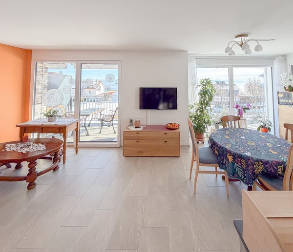 Maison mitoyenne de 5.5 pces avec véranda, garage et couvert 10