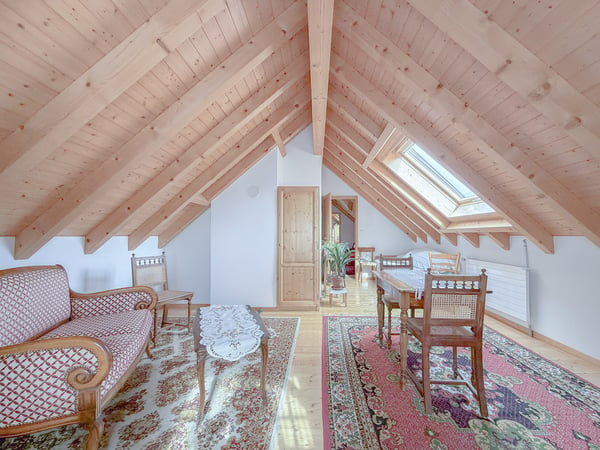 Grande maison familiale avec garage au coeur de Fleurier 7