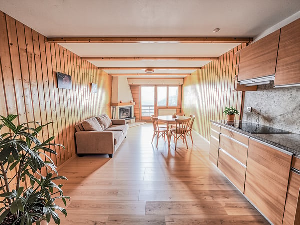Appartement de 2.5 pces avec balcon au 1er étage Magnifique vue 6