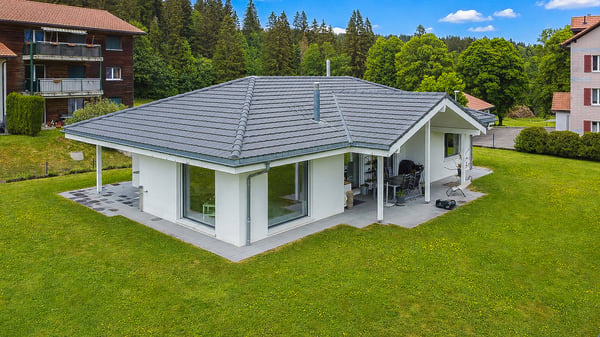 Magnifique maison individuelle de 3.5 pièces, double garage et jardin 1