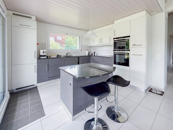 Magnifique maison individuelle de 3.5 pièces, double garage et jardin 9